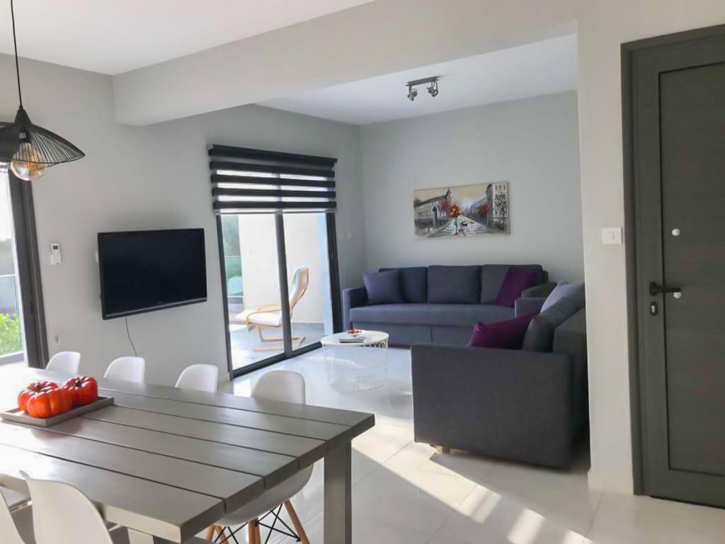Mare Monte Seaview Boutique Apartment Пафос Экстерьер фото